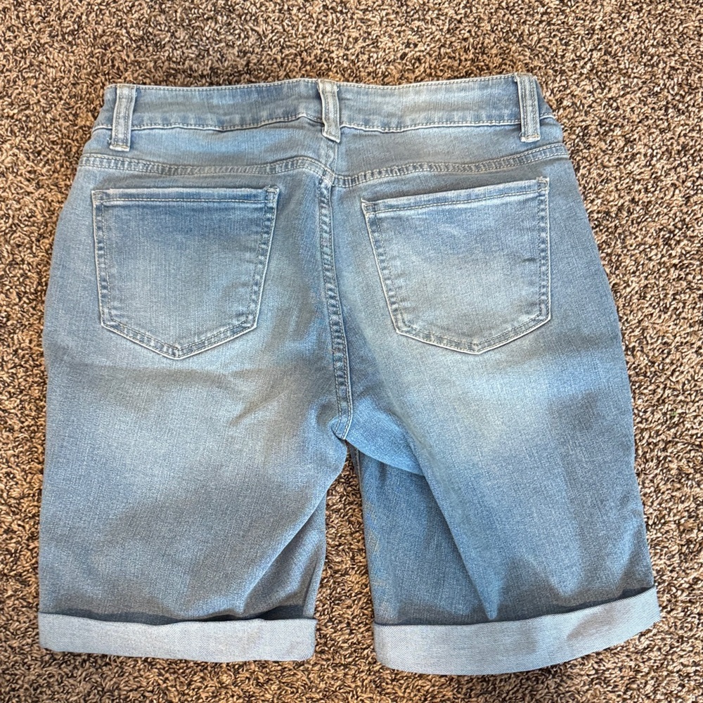 Time and Tru Sky Blue Denim Shorts - Picture 2 of 4
